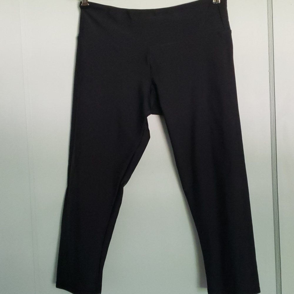 Onzie Capri Leggings
